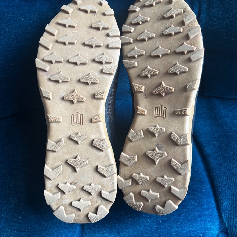 Naglev Unico Hiking Sneaker - EUC - Picture 11 of 12